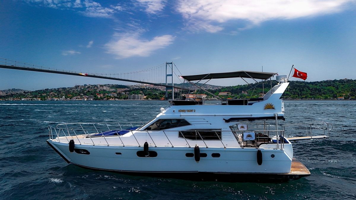 A VIP Guided Bosphorus Yacht Tour